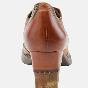 L’artiste tan Oxford heel bootie’s with colorful pizazz